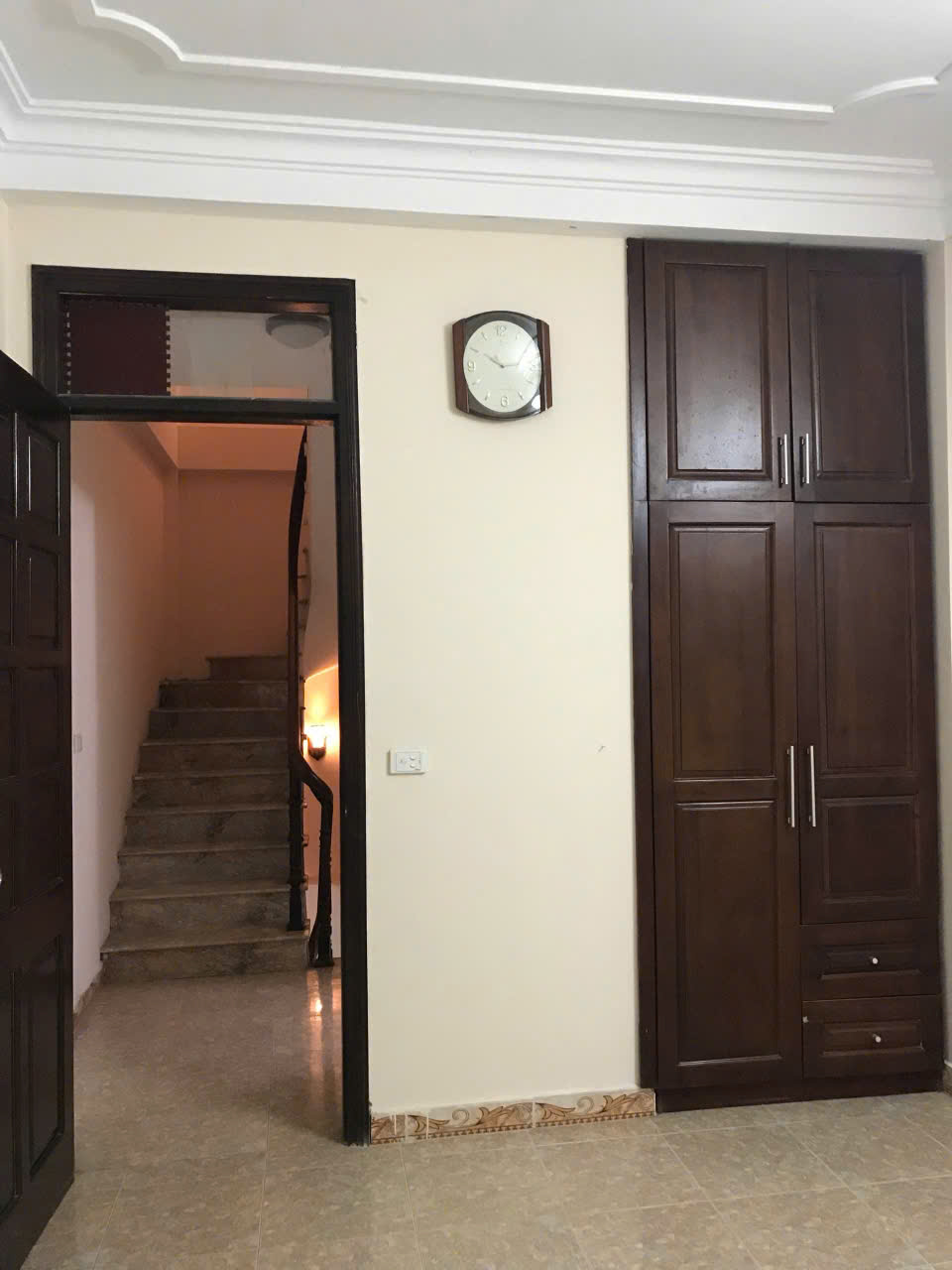 Cho thuê nhà Đường Láng, 3.5 tầng x 33m2, 3 ngủ, 3 vệ sinh, 11 Triệu - Ảnh chính